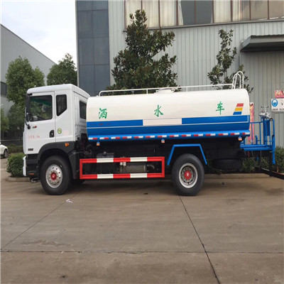 东风多利卡洒水车-罐体容积12立方-电话详情优惠大