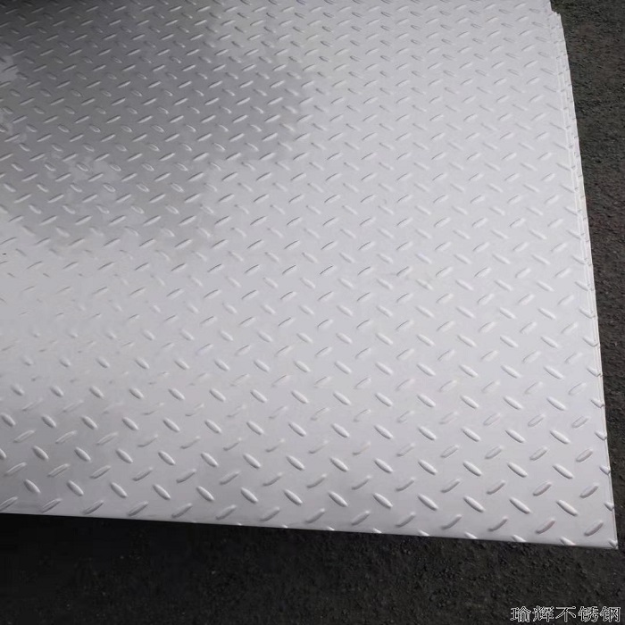 不锈钢防滑板 ，不锈钢防滑板加工，不锈钢防滑板规格