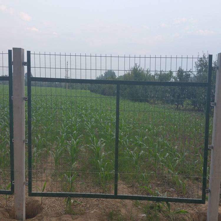 中山铁路类护栏生产厂家 蛇形带刺铁丝网 8001防护栅栏网片