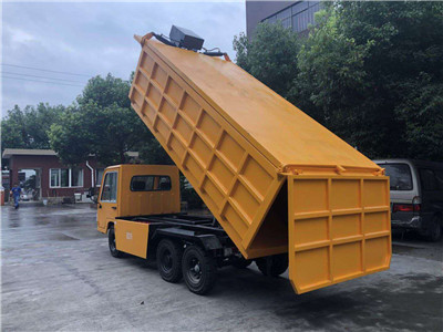 电动自卸车